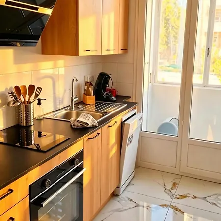 Moderne, Luminieux Et Parking Privé *